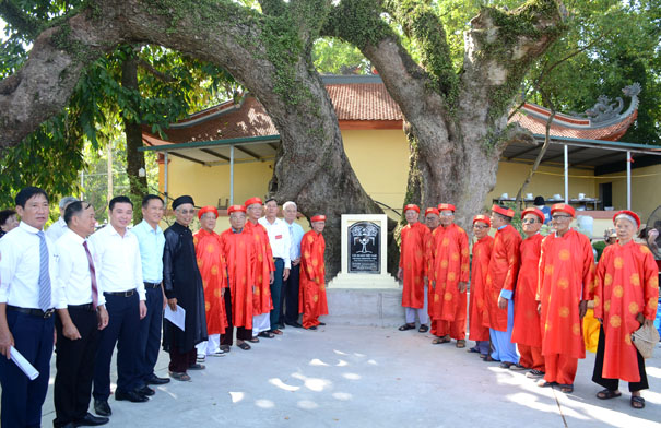 Cây[-]Dã[-]hương[-]thứ[-]5[-]của[-]Bắc[-]Giang[-]được[-]vinh[-]danh[-]là[-]Cây[-]Di[-]sản[-]Việt[-]Nam
